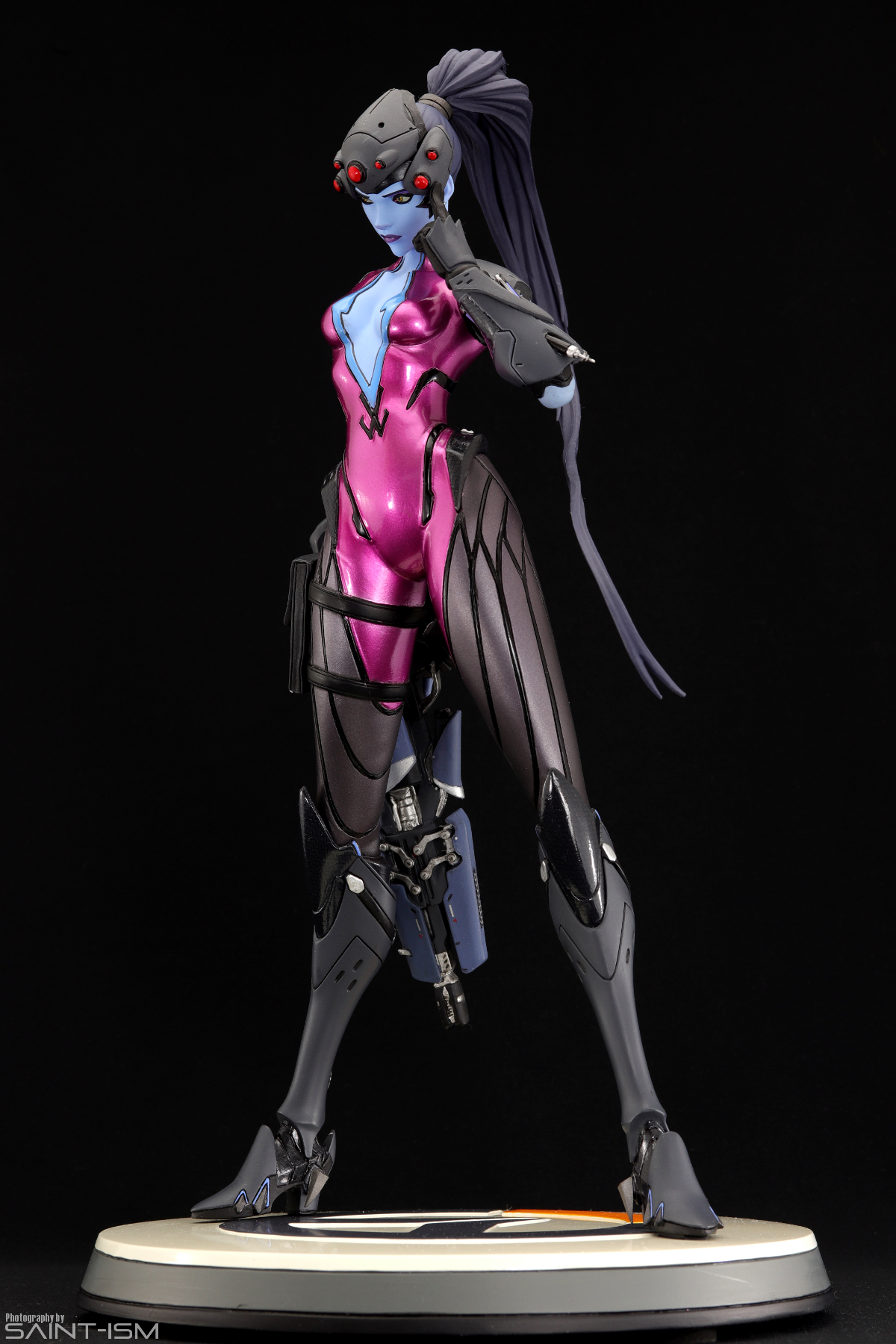 blizzard widowmaker statue