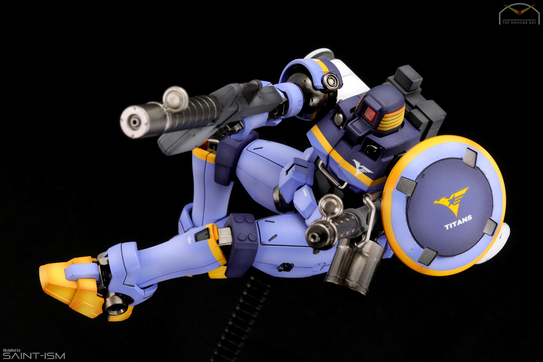 p bandai leo