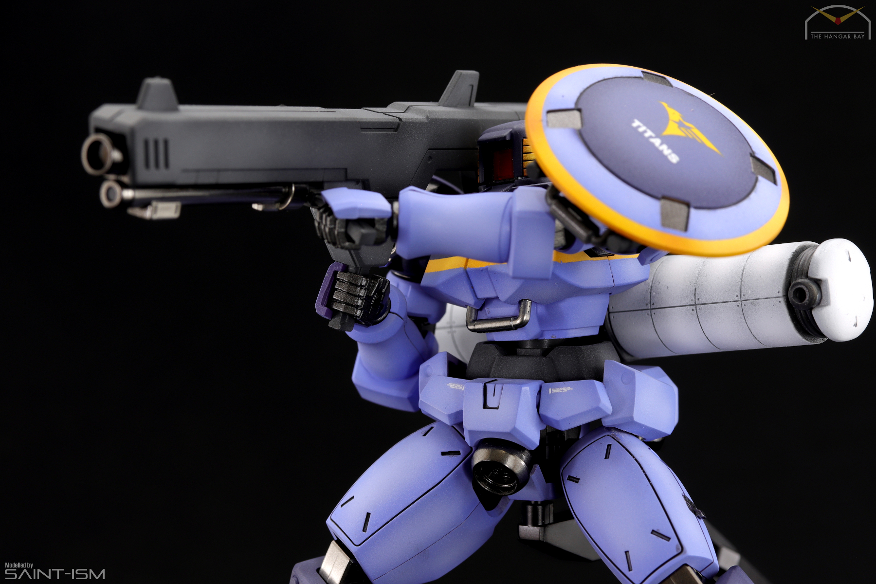 p bandai leo